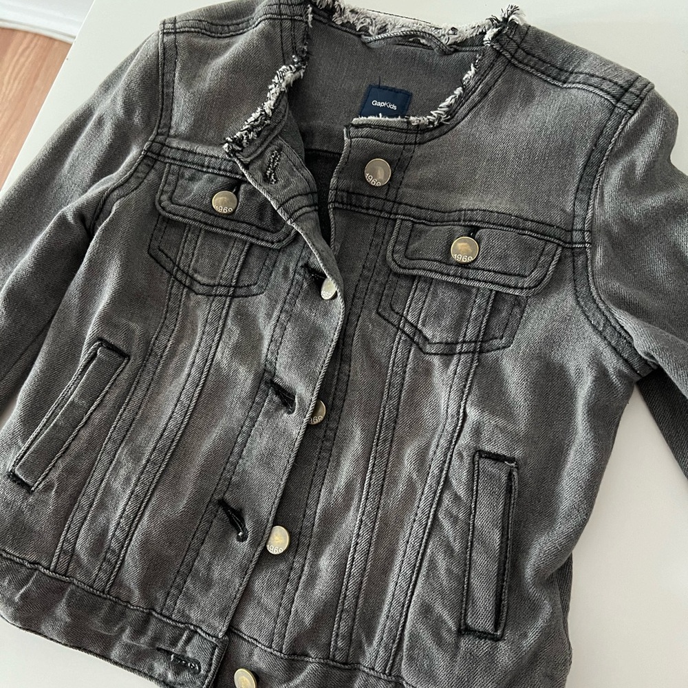 GAP 1969 Kids XS denim jacket grey/black distressed 7/8 buttons fall back2school